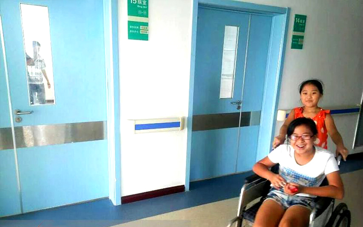 醫(yī)院專用病房推拉門選地軌還是吊軌？選錯哭都沒地哭，白白花了冤枉錢